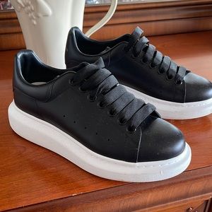 Alexander MqQueen sneakers size 9